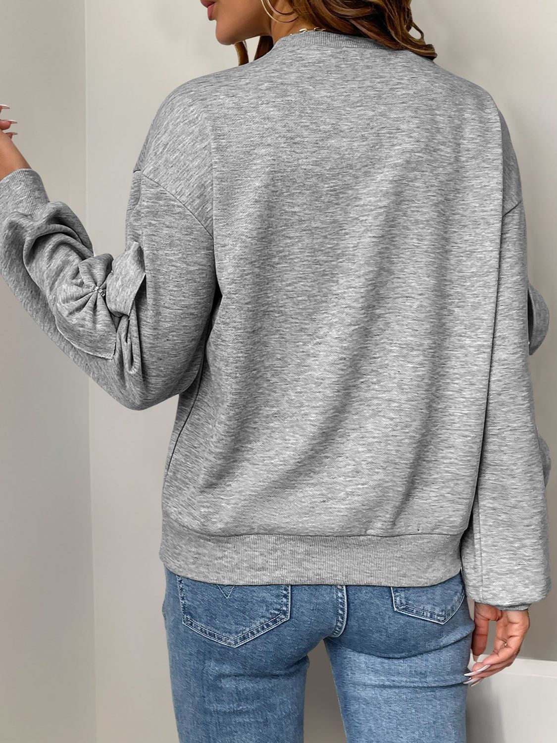 Bow Round Neck Long Sleeve Sweatshirt