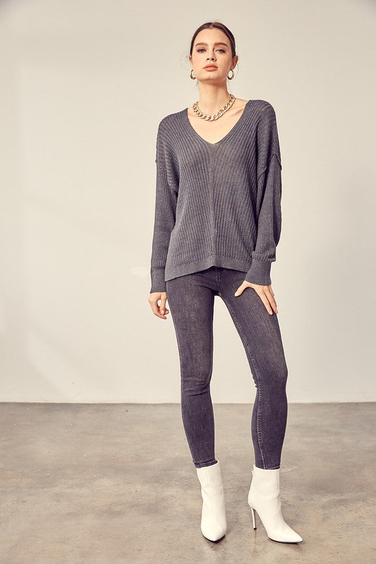 V-NECK KNIT TOP