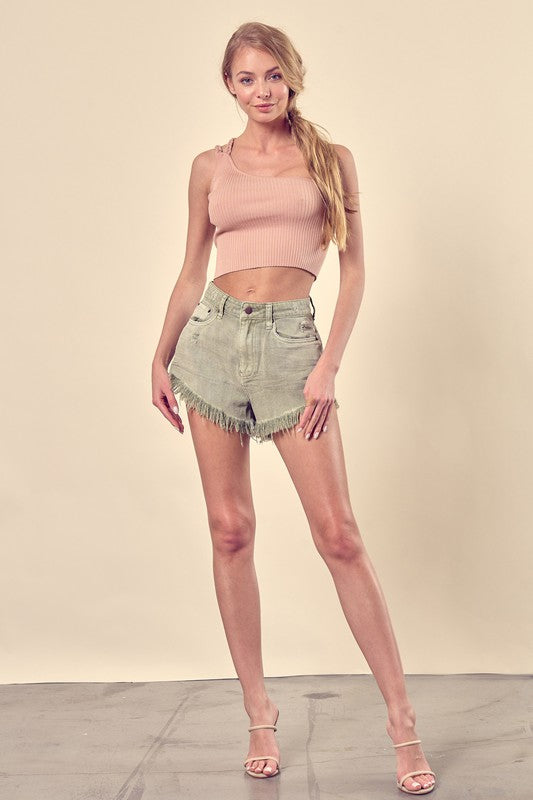 DISTRESSED FRAYED HEM DENIM SHORTS