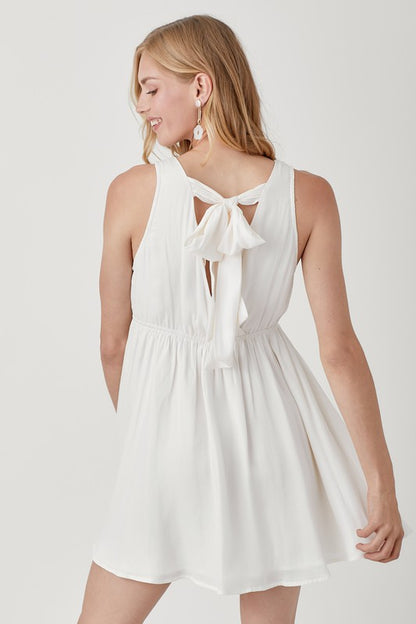 V NECK SMOCK SLEEVELESS DRESS