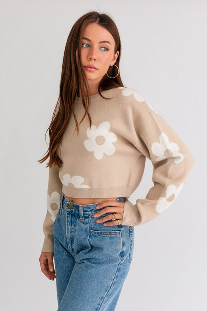 LONG SLEEVE CROP SWEATER WITH DAISY PATTERN