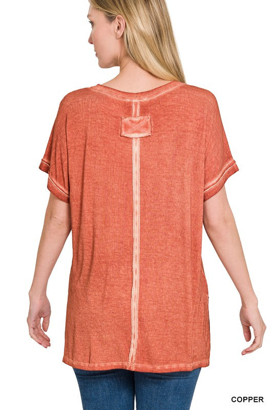 WASHED SHORT SLEEVE V-NECK TOP W HI-LOW HEM