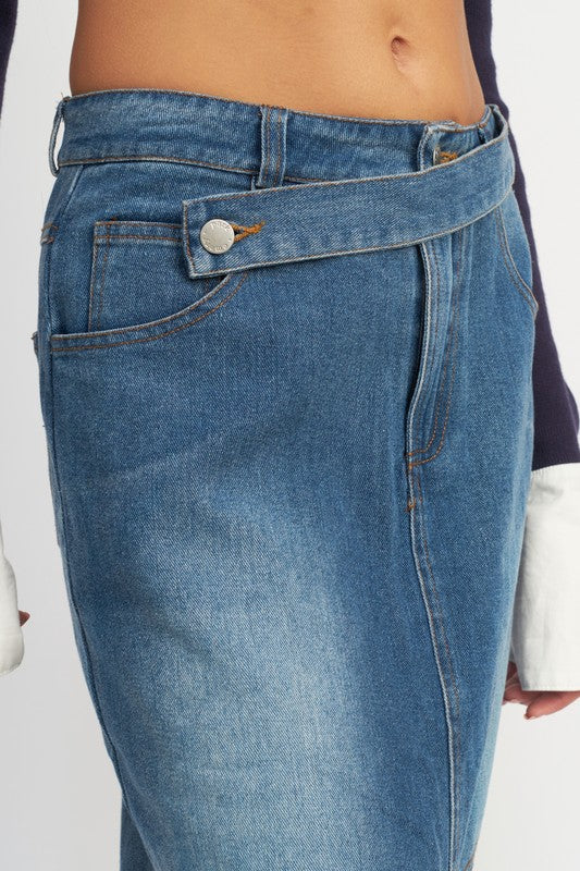 BELT DETAIL DENIM SKIRT WITH FRONT SLIT