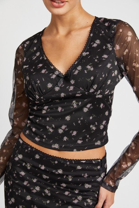 FLORAL PRINT MESH CROP TOP WITH V NECK