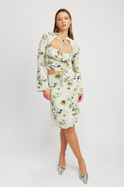 FLORAL BLOUSE WITH NECK TIE