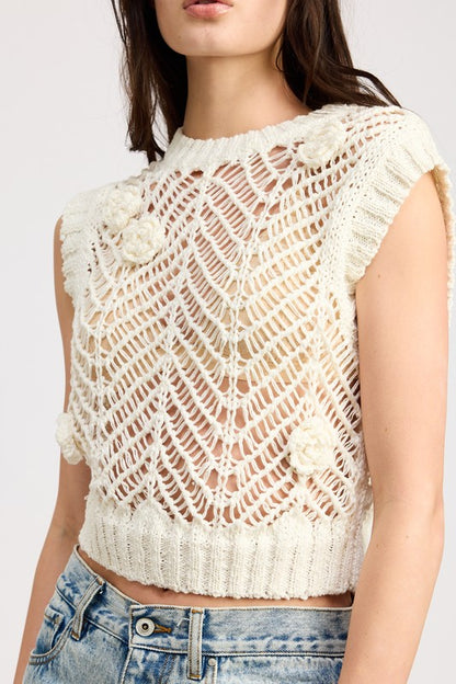 FLOWER DETAIL SLEEVELESS CROCHET TOP