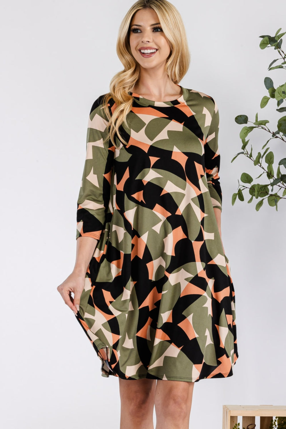 Geometric Round Neck Dress with Pockets