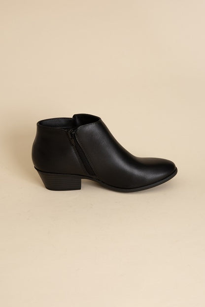 MUG ANKLE BOOTS