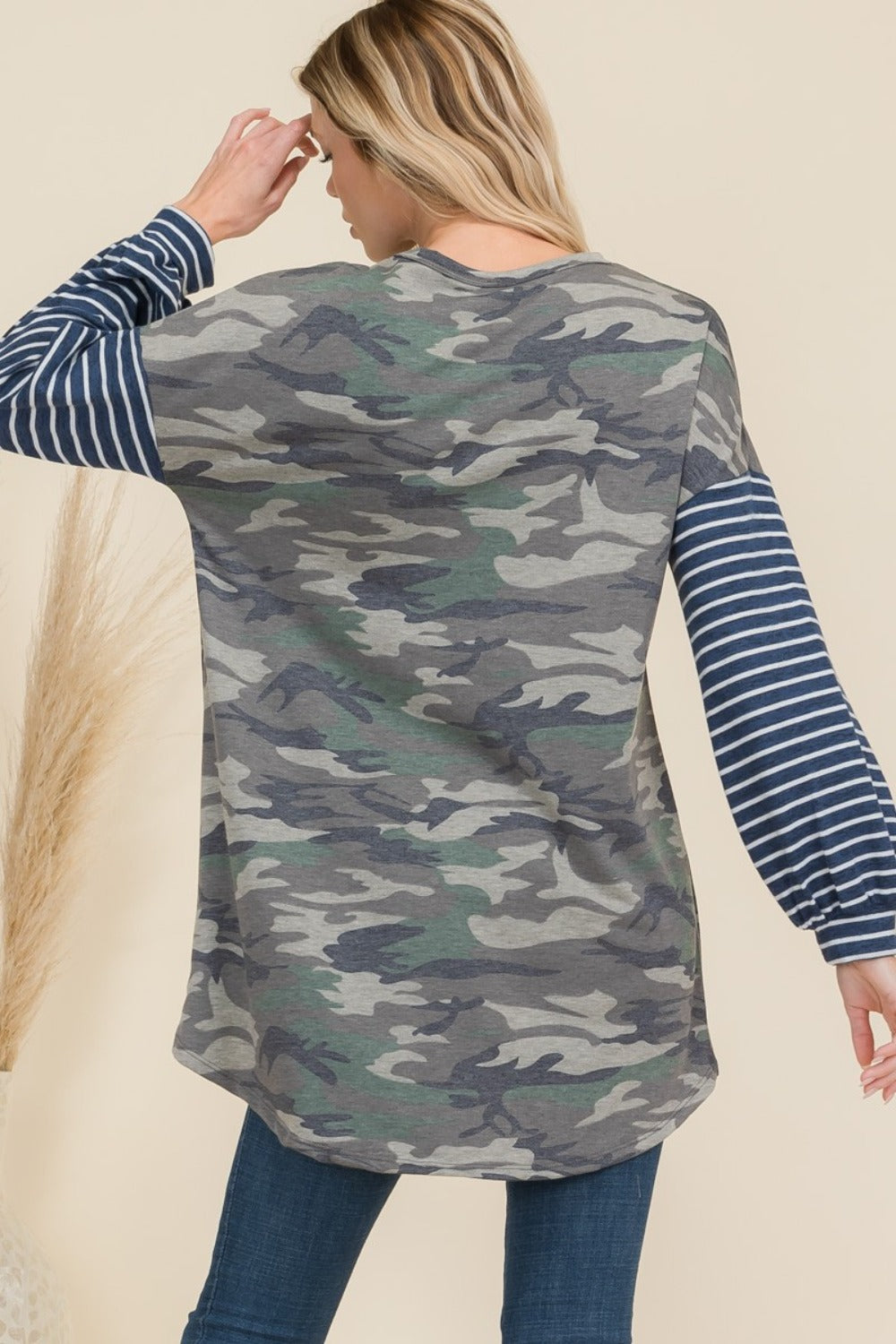 Camo Print High-Low T-Shirt with Stripe Sleeves