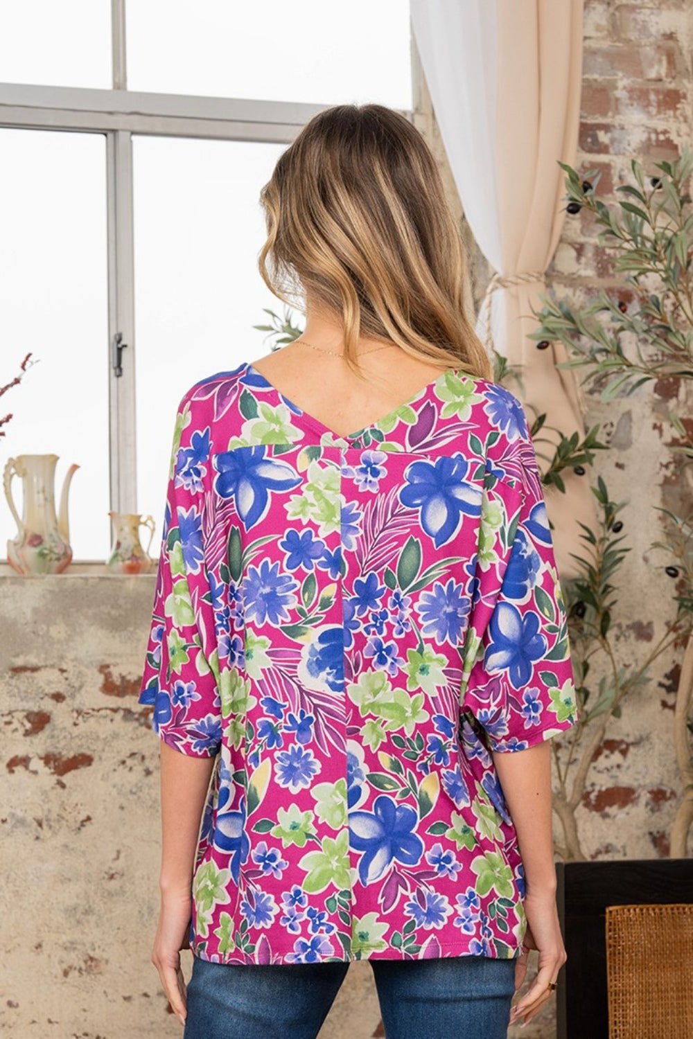 Size V-Neck Floral Half Sleeve Top