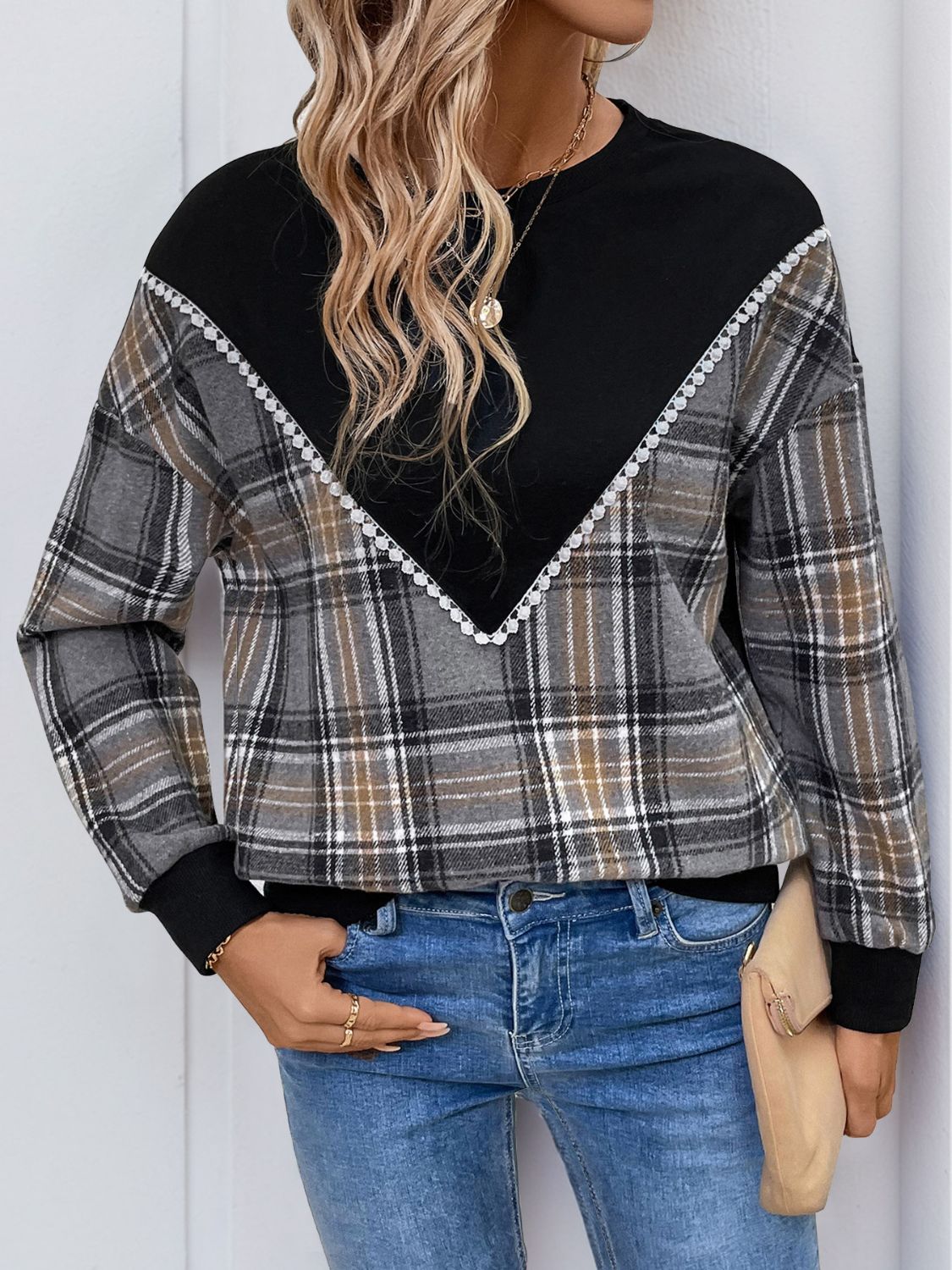 Plaid Round Neck Long Sleeve Sweatshirt