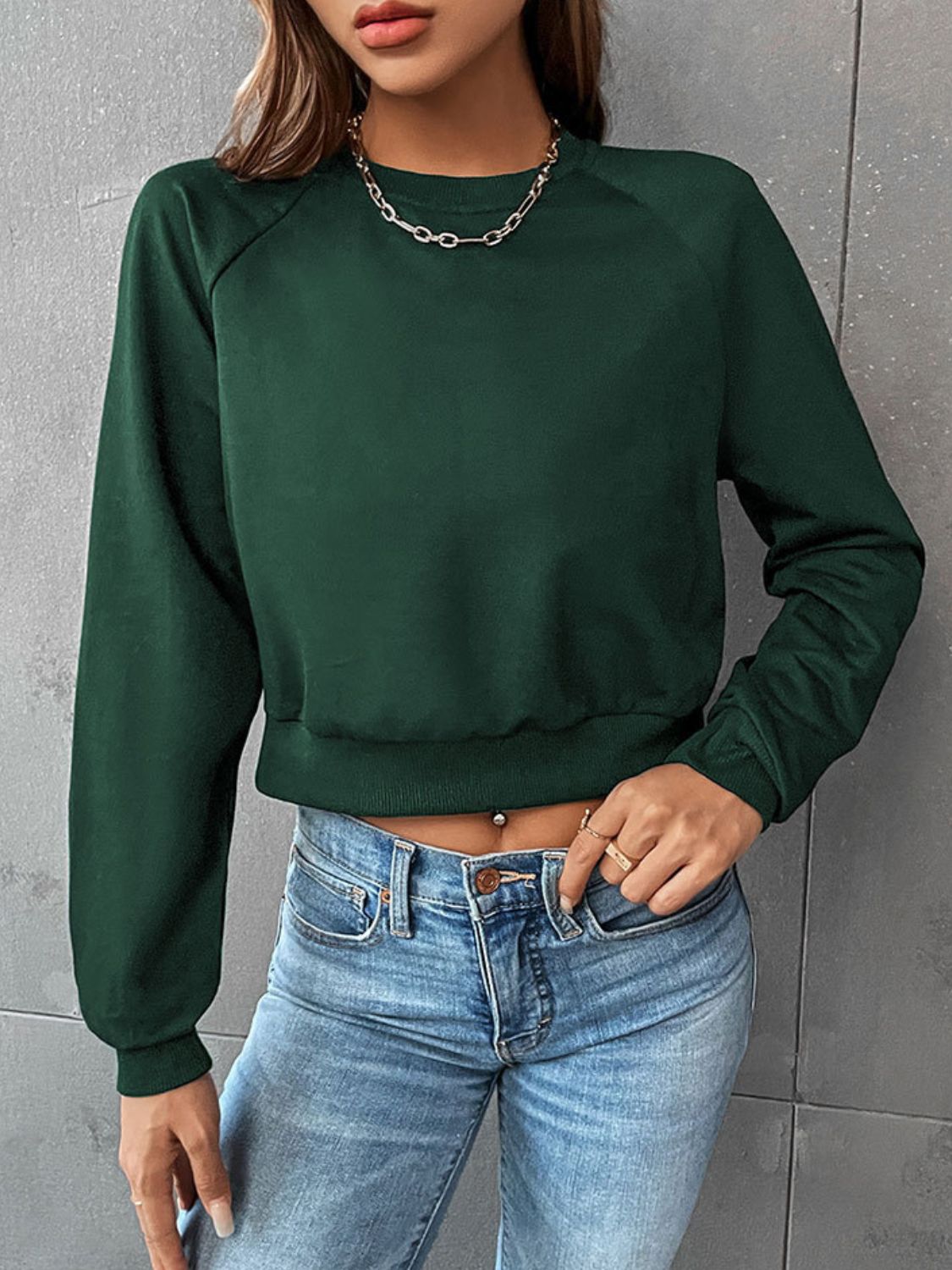 Raglan Sleeve Round Neck Cropped Sweatshirt