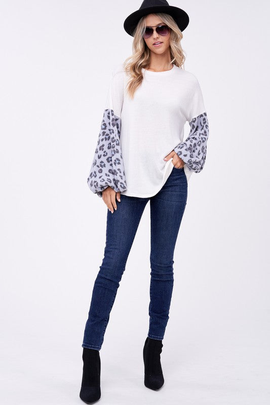 PLUS ANIMAL PRINT MIXED VOLUME SLEEVE TOP