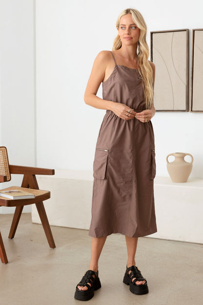 Adjustable Strap Waist Drawstring Cargo Midi Dress