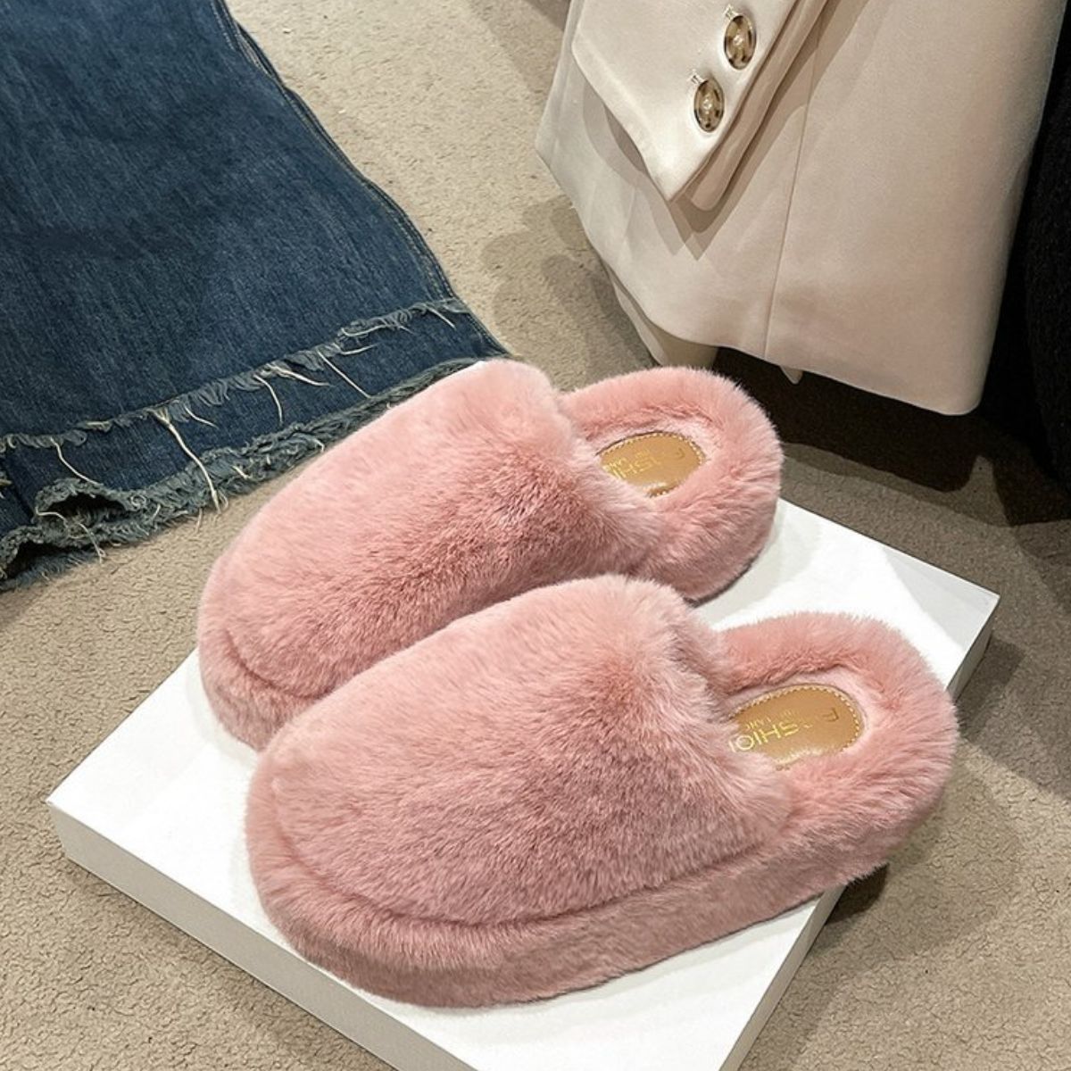 Fuzzy Round Toe Flat Slippers