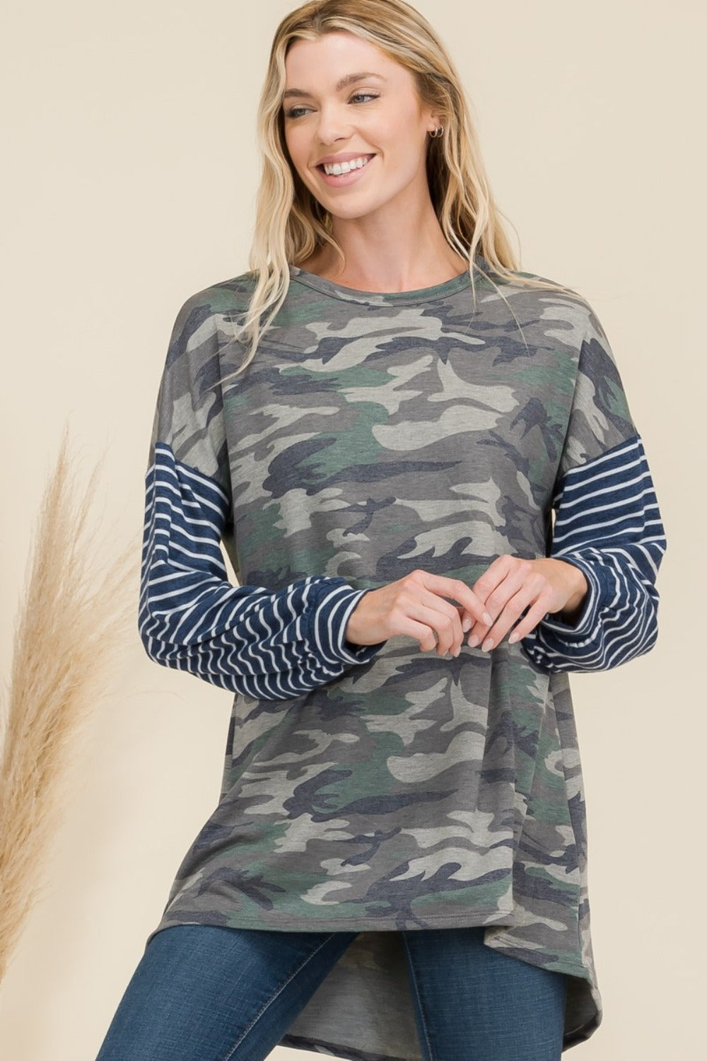 Camo Print High-Low T-Shirt with Stripe Sleeves