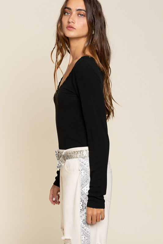 POL LONG SLEEVE V NECK STUDDED TOP