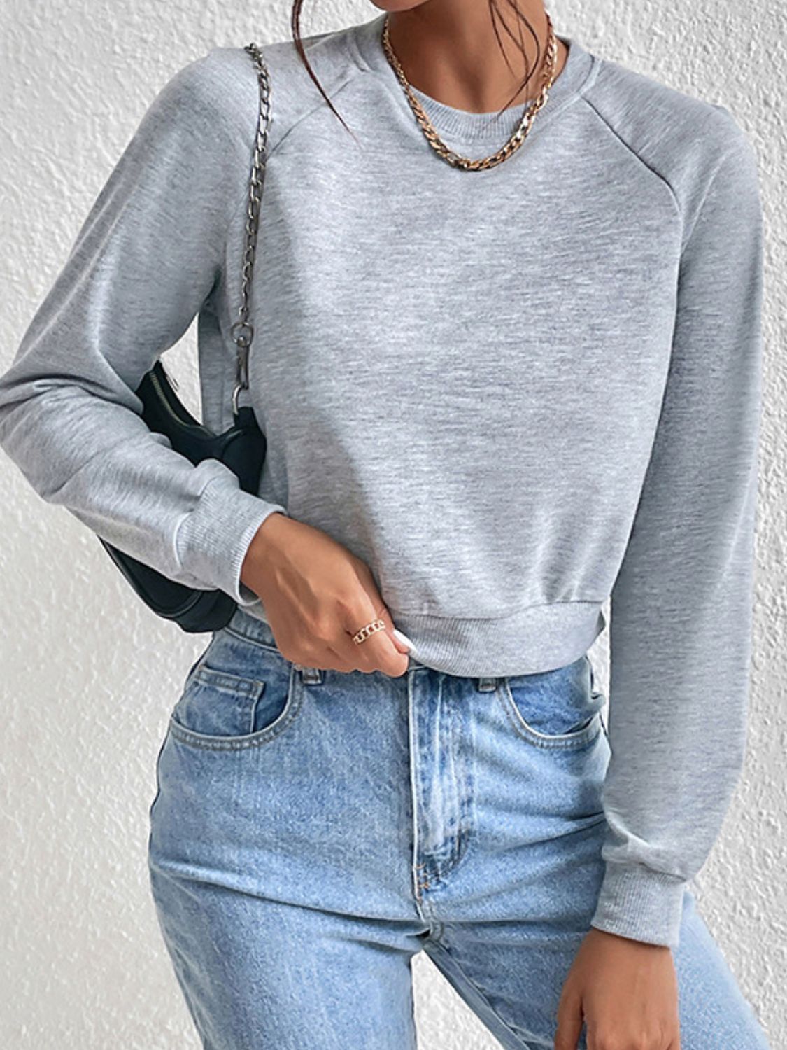 Raglan Sleeve Round Neck Cropped Sweatshirt