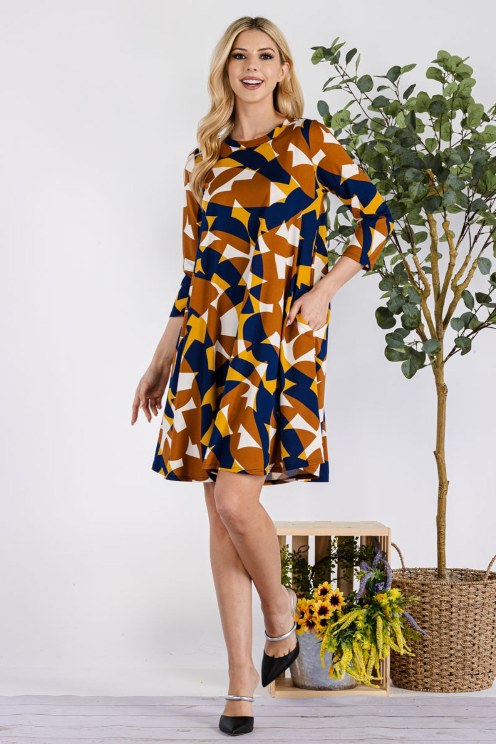 Geometric Round Neck Dress with Pockets