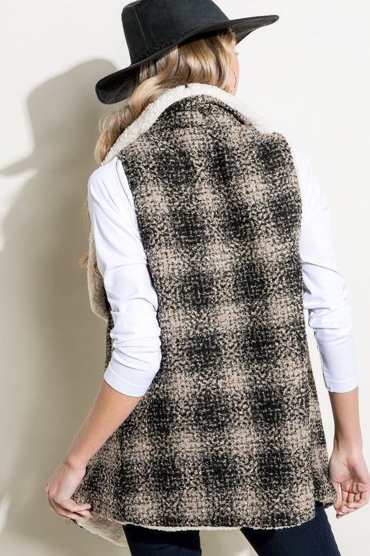 WARM CHECKER PLAID VEST