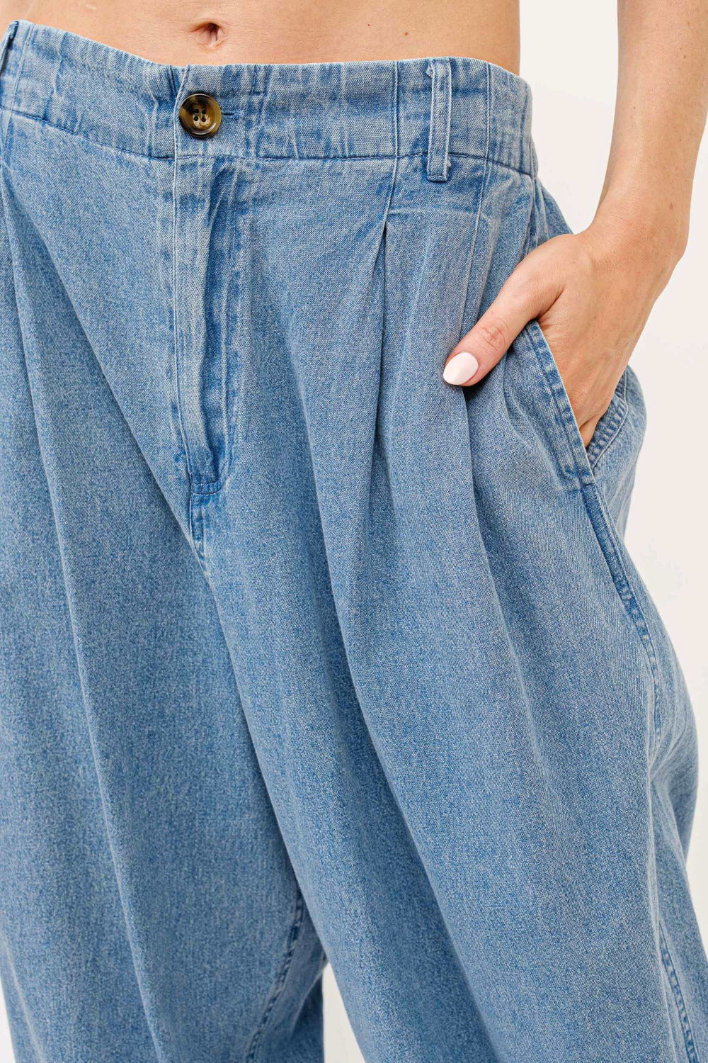 Elastic Back Pleated Baggy Jeans