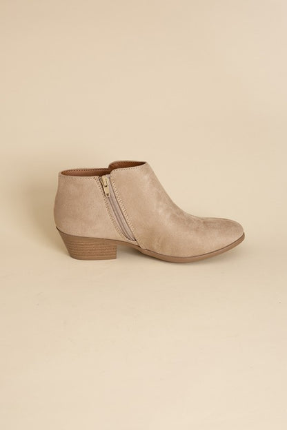 MUG ANKLE BOOTS