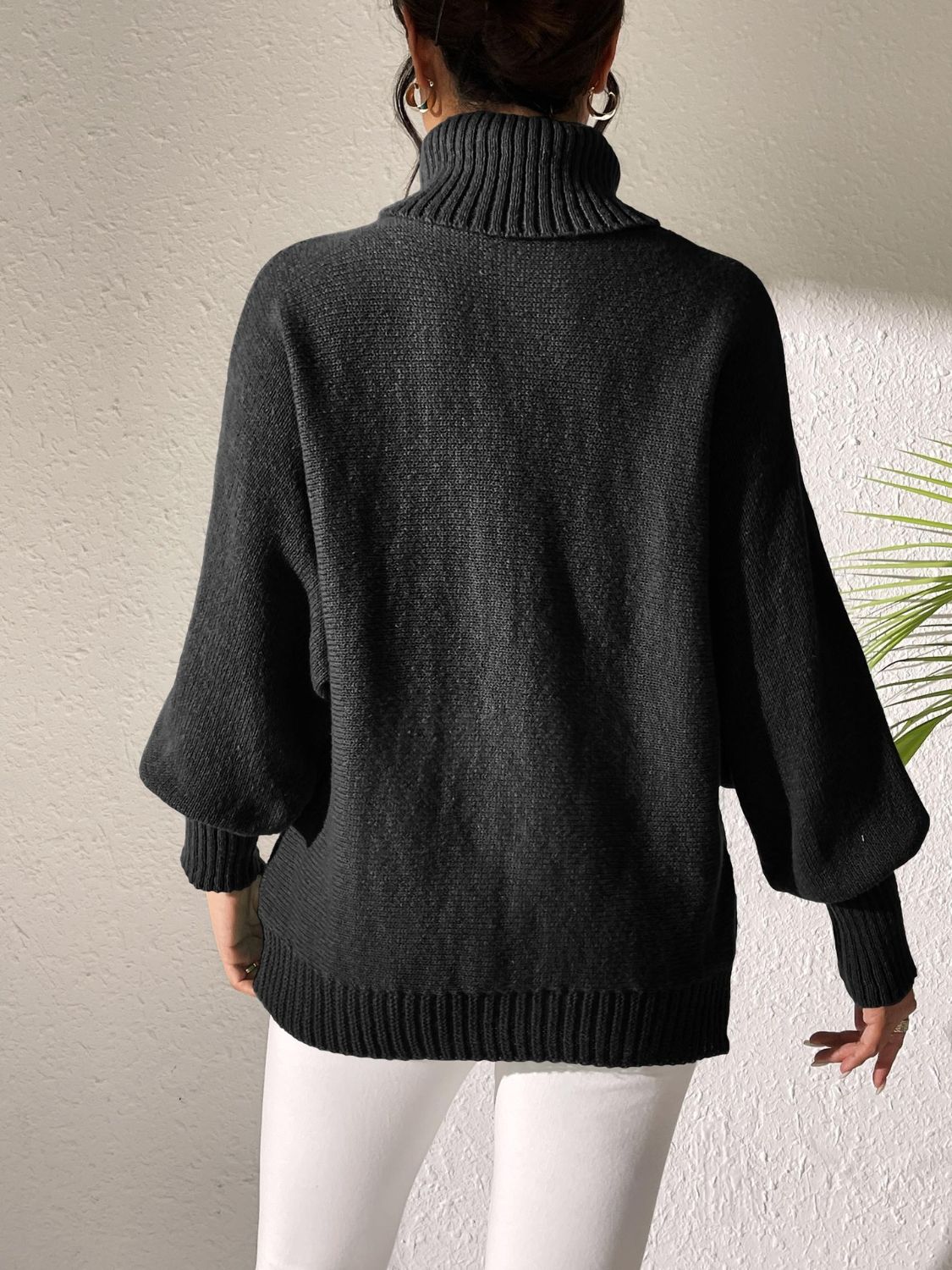 Lip Turtleneck Long Sleeve Sweater