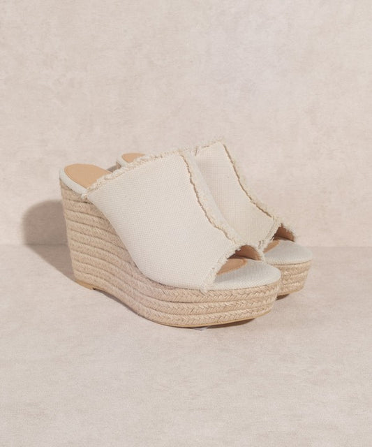 OASIS SOCIETY Bliss - Distressed Linen Wedge