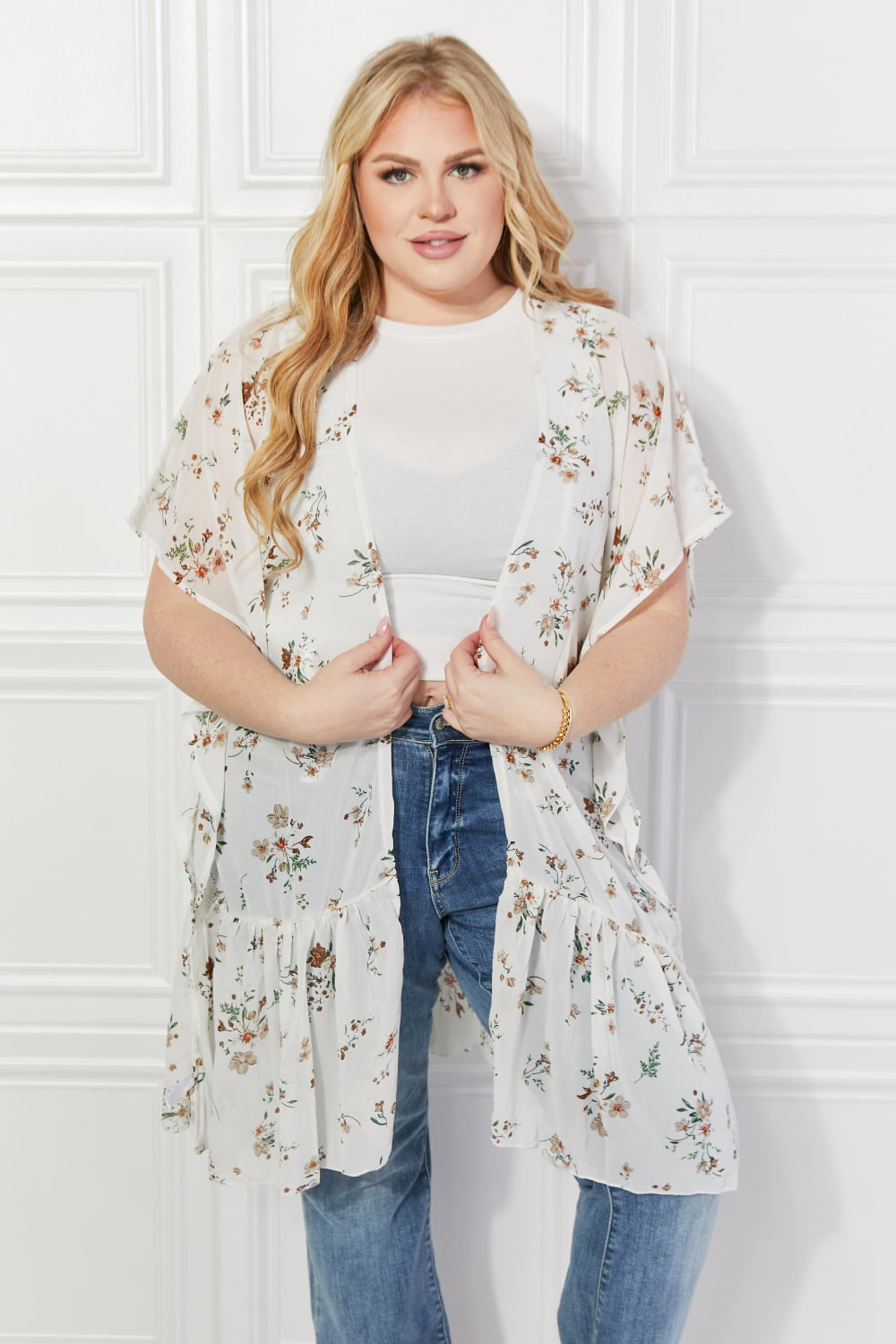 Meadow of Daisies Floral Kimono