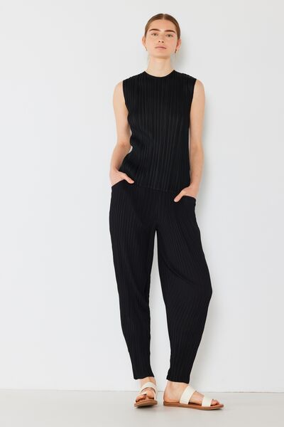 Pleated Relaxed-Fit Slight Drop Crotch Jogger